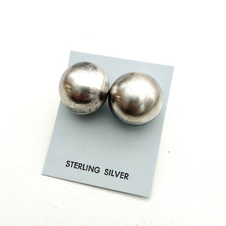 Navajo Pearl Studs